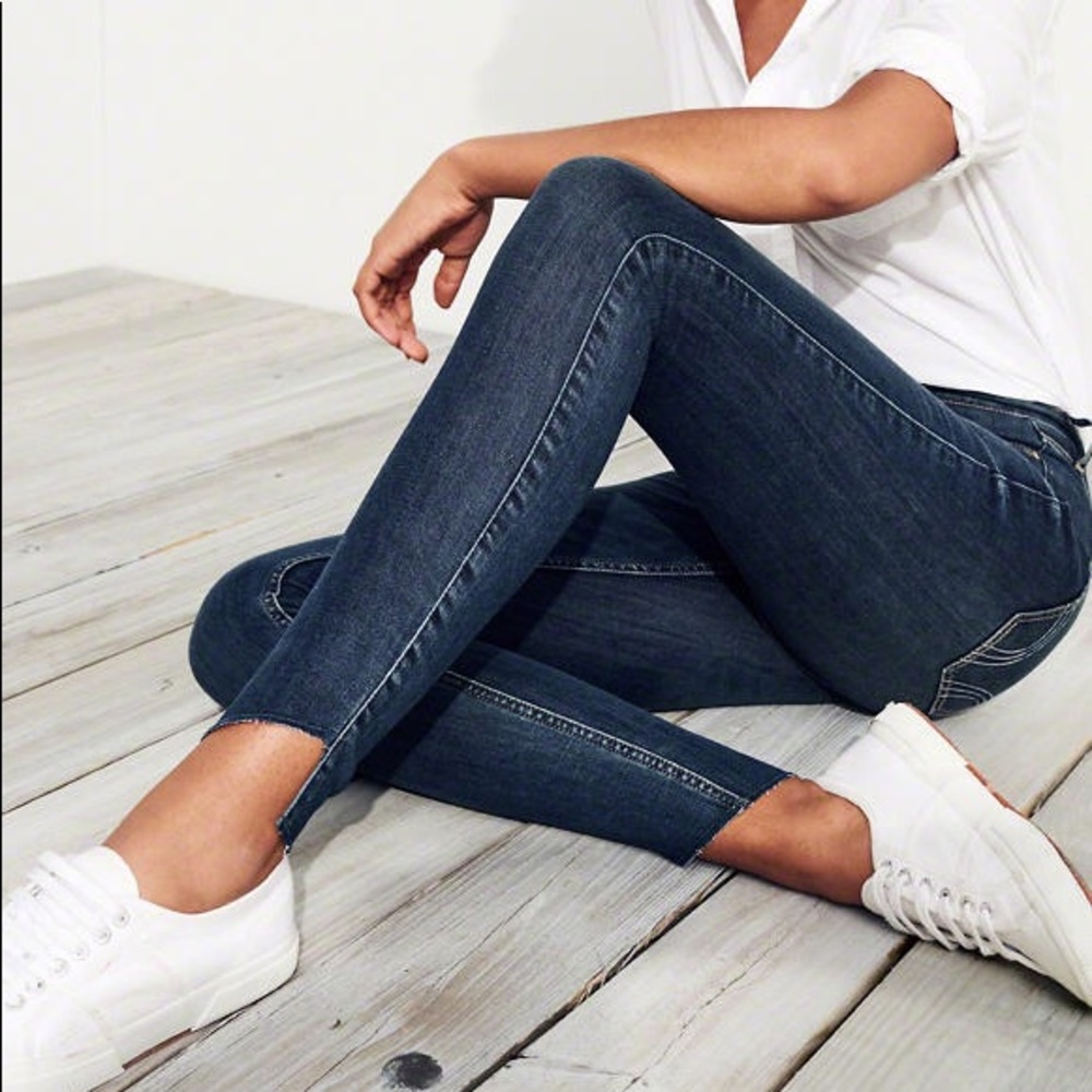 Hollister - Dark Wash Ultra High Super Skinny Jean